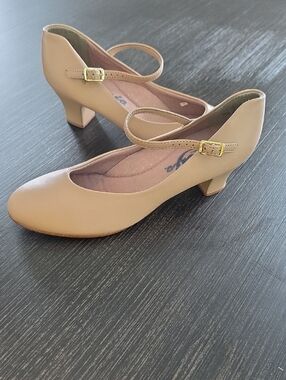 Capezio JR. Footlight Character Jazz Tap Musical Theater Heeled Dance Shoe